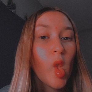 Meet your Posher, Ayla